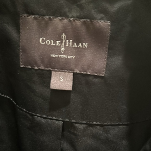 Cole haan black quilted trench coat size small Looks brand new new, barely worn - Picture 3 of 7